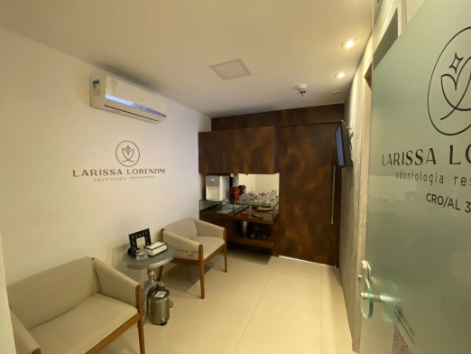 LARISSA LORENZINI (DENTISTA) - MACEIÓ