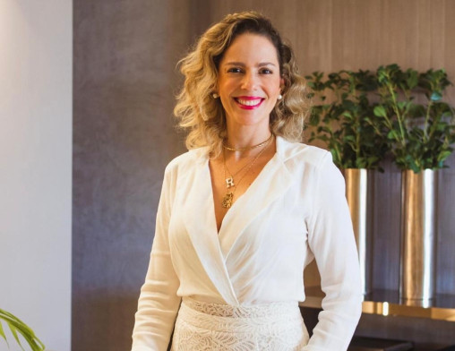 DRA. ROBERTA LOPES (DENTISTA) - MACEIÓ